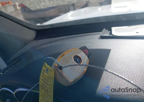 2017 Mercedes-Benz Glc 300 4Matic z USA, uszkodzony, nr VIN WDC0G4KB0HF153398